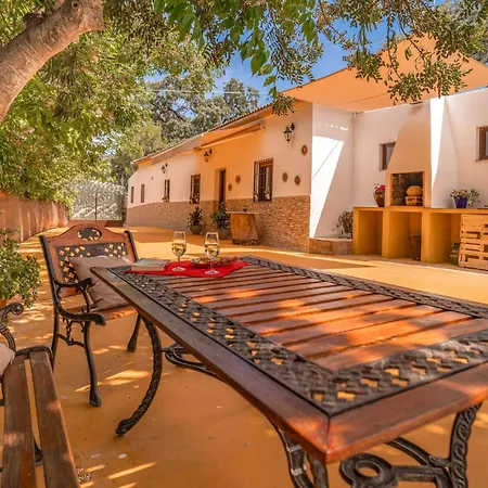 4 Bedroom Cozy Home In Iznájar Exterior photo